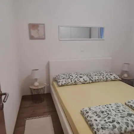 Matteo Kuca Za Odmor