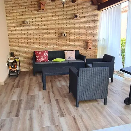 Matteo Kuca Za Odmor * פולה