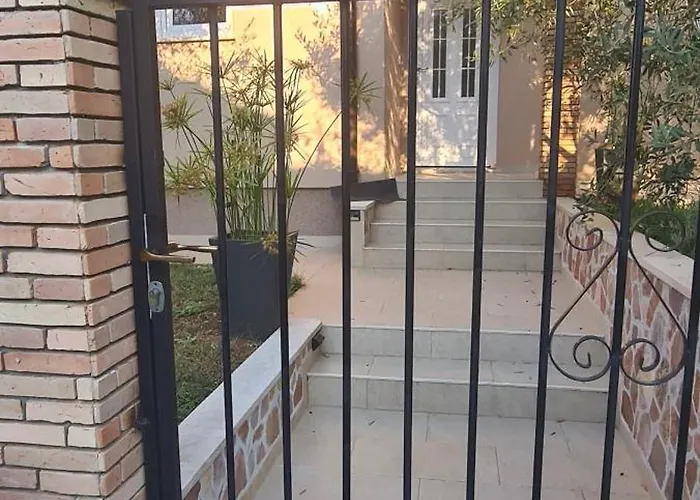 Matteo Kuca Za Odmor * Пула