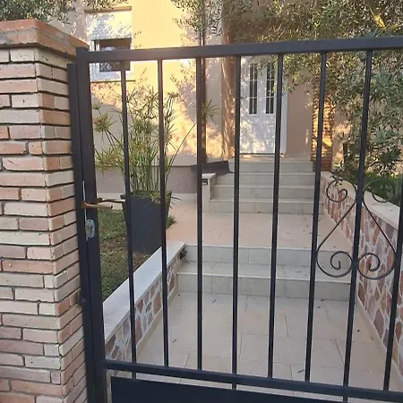 Matteo Kuca Za Odmor * Pula