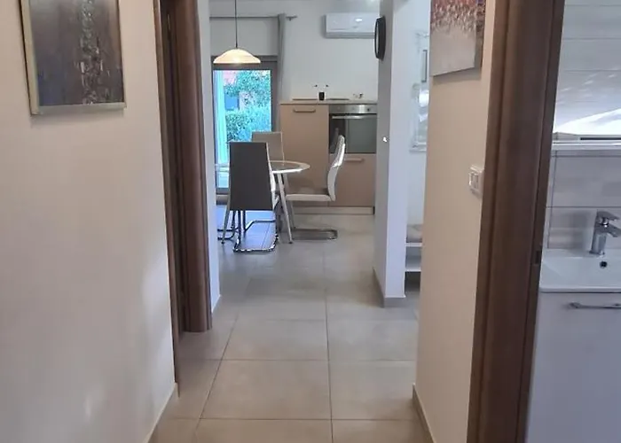 Matteo Kuca Za Odmor Vila