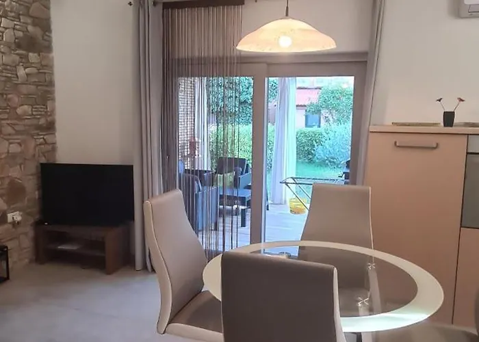 Matteo Kuca Za Odmor Pula