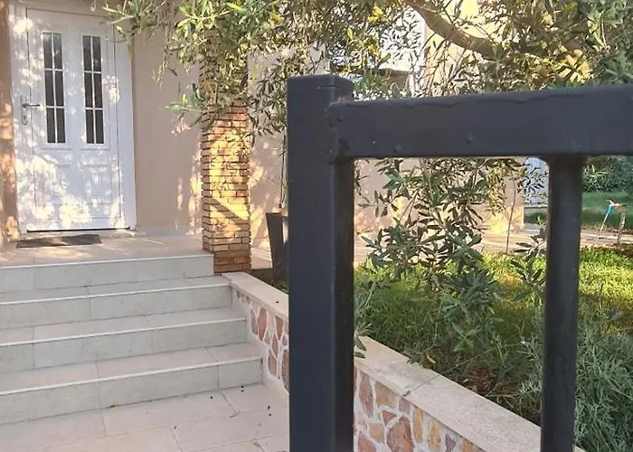 Matteo Kuca Za Odmor Vila